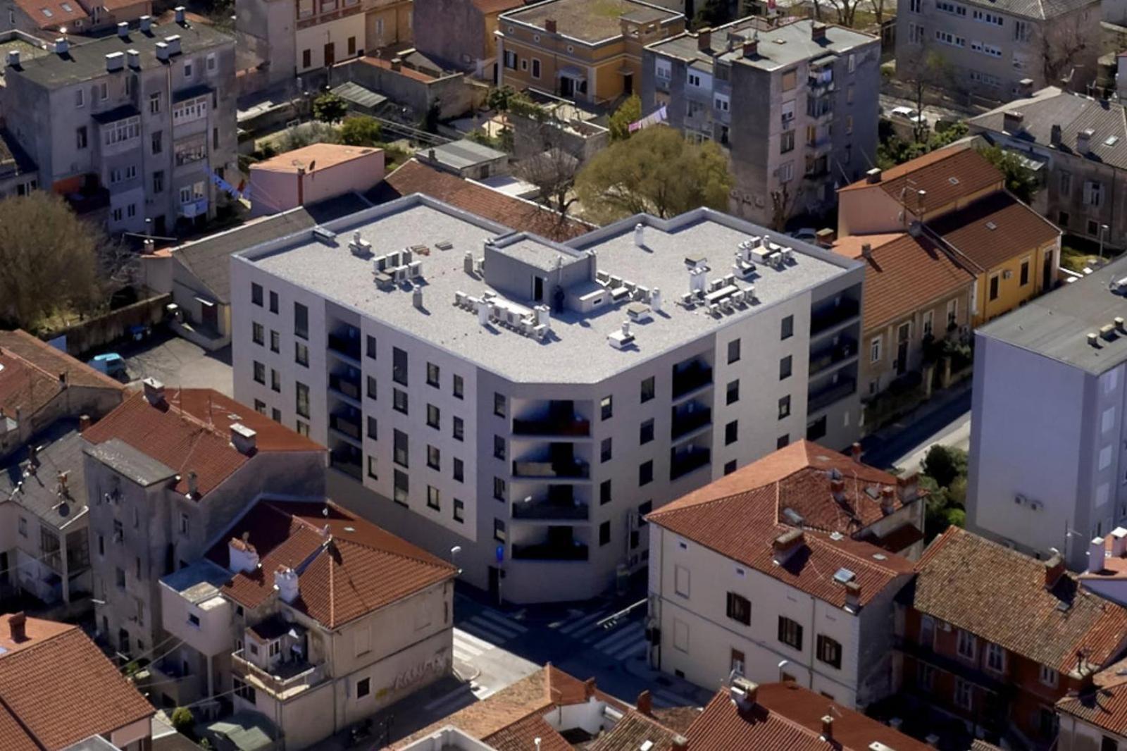 You & Me Pula With Garage Parking Exteriér fotografie